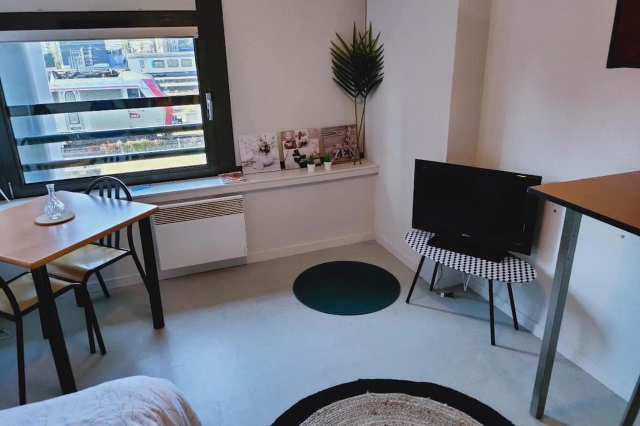 Studio Confortable Hyper Centre De Tours Apartment Bagian luar foto